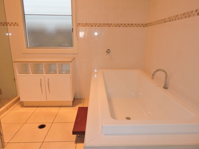 66 Stoneleigh Street, Albion QLD 4010