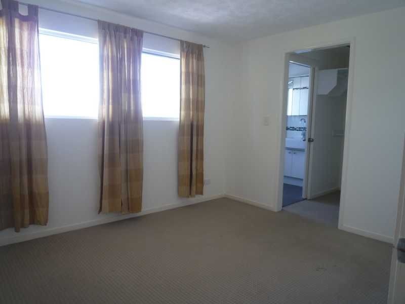 16 Campbell Street, Albion QLD 4010