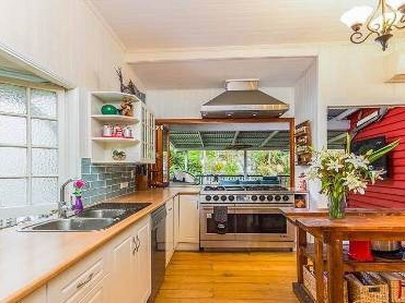 16 Crosby Road, Albion QLD 4010