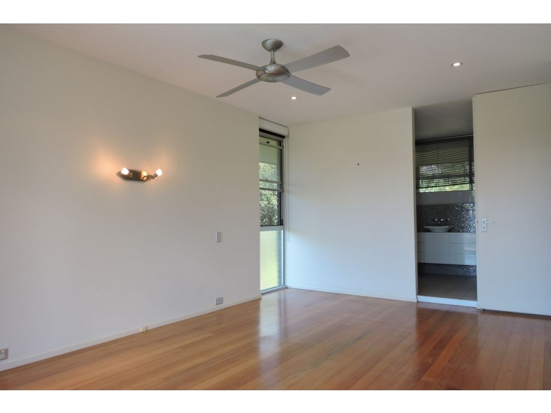 11 Ashley Road, Chermside West QLD 4032