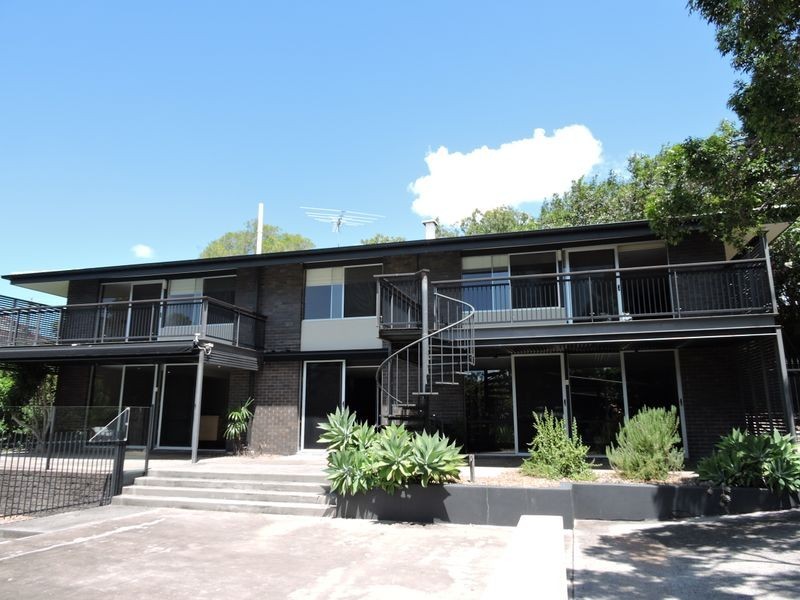 11 Ashley Road, Chermside West QLD 4032