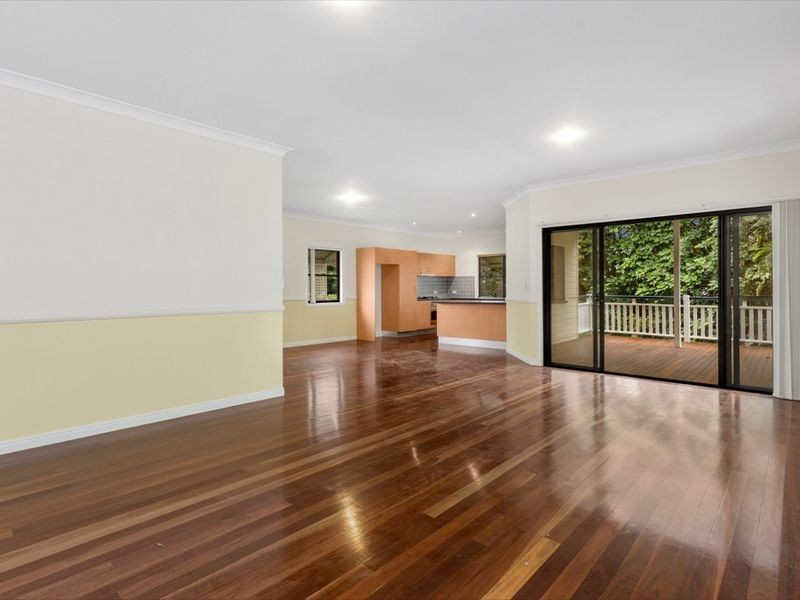 12 Wellington Street, Wooloowin QLD 4030