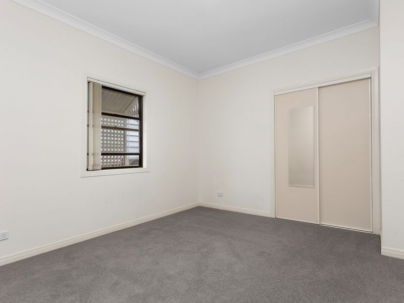 12 Wellington Street, Wooloowin QLD 4030