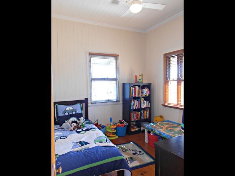 9 Eleventh Avenue, Kedron QLD 4031