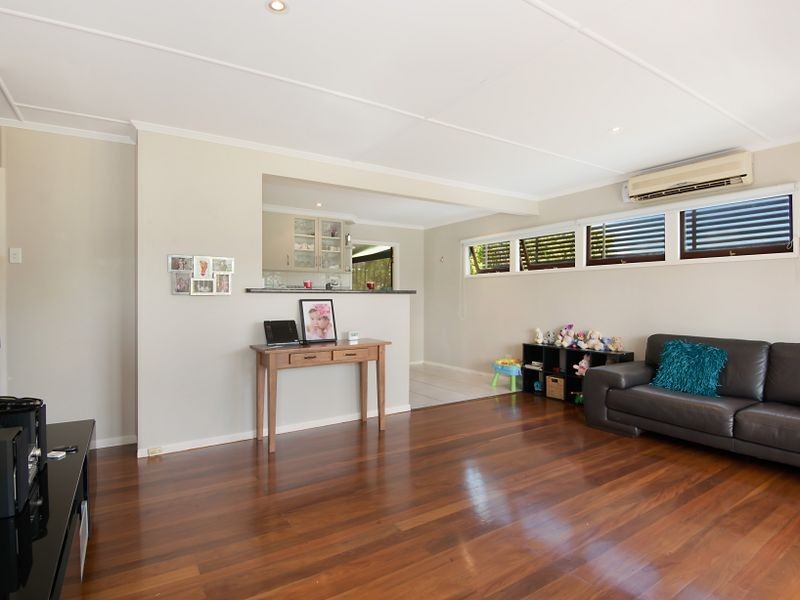 16 Bamber Street, Chermside QLD 4032