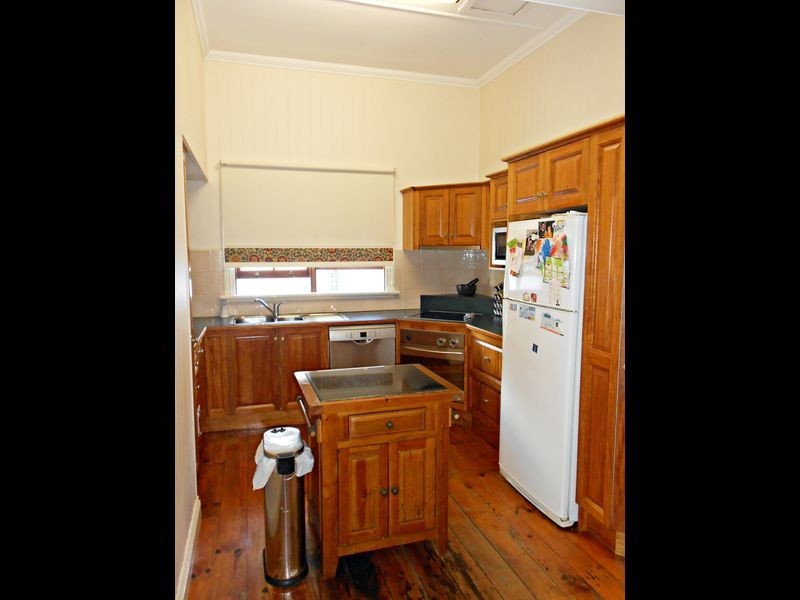 9 Eleventh Avenue, Kedron QLD 4031