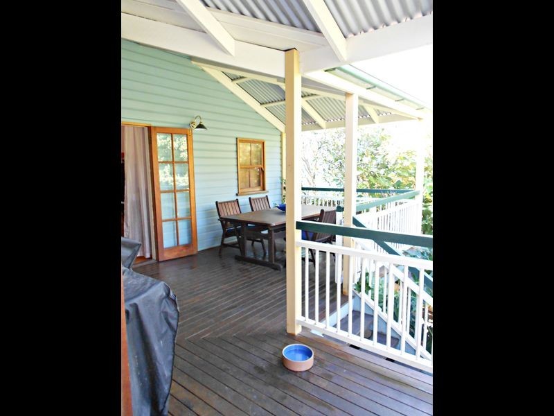 9 Eleventh Avenue, Kedron QLD 4031