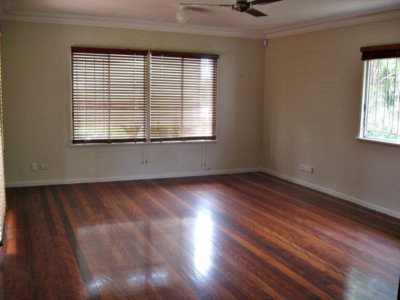 16 Caloola Street, Stafford Heights QLD 4053