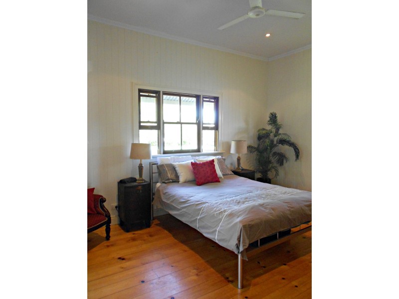 9 Eleventh Avenue, Kedron QLD 4031