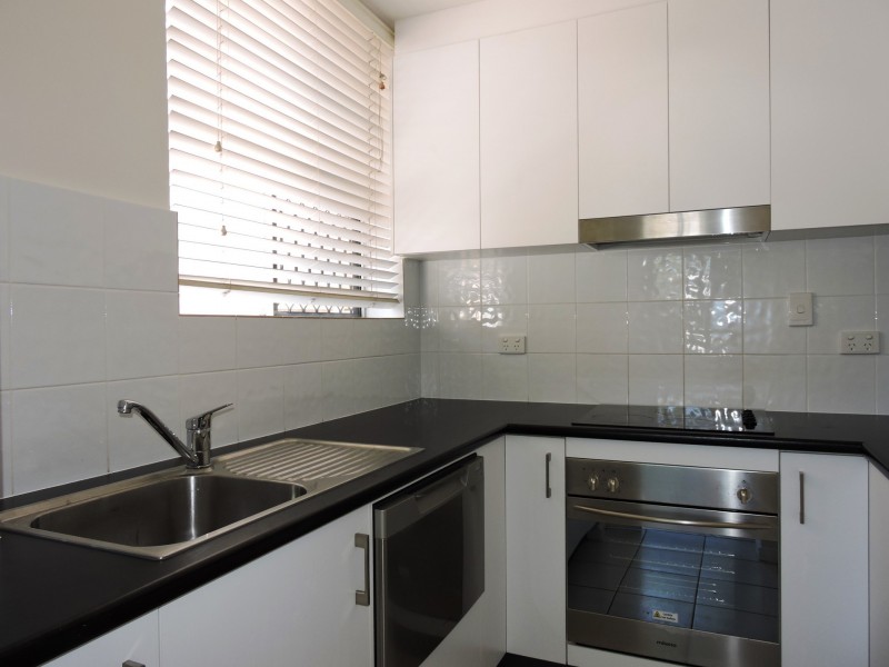 1/82 Charlton Street, Ascot QLD 4007