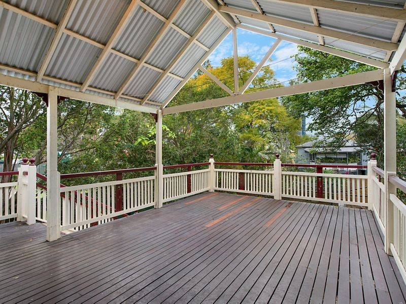 18 Stoneleigh Street, Albion QLD 4010