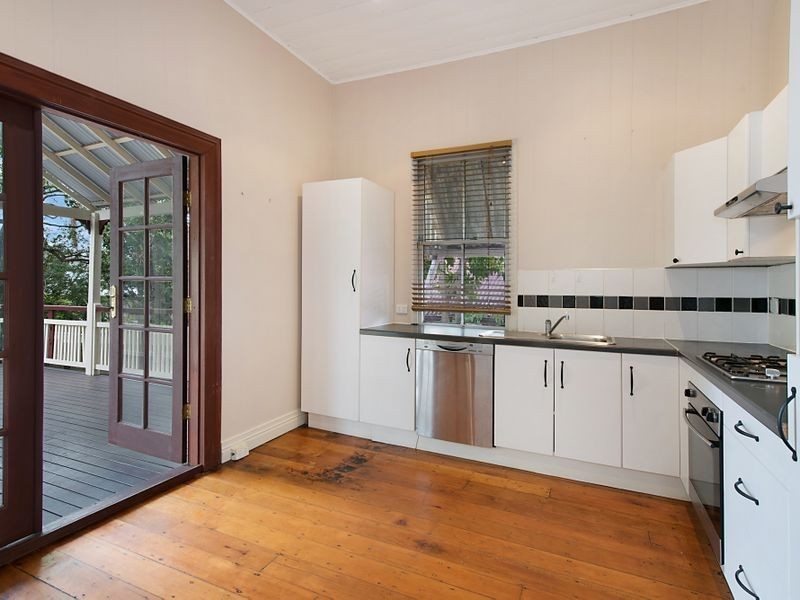 18 Stoneleigh Street, Albion QLD 4010