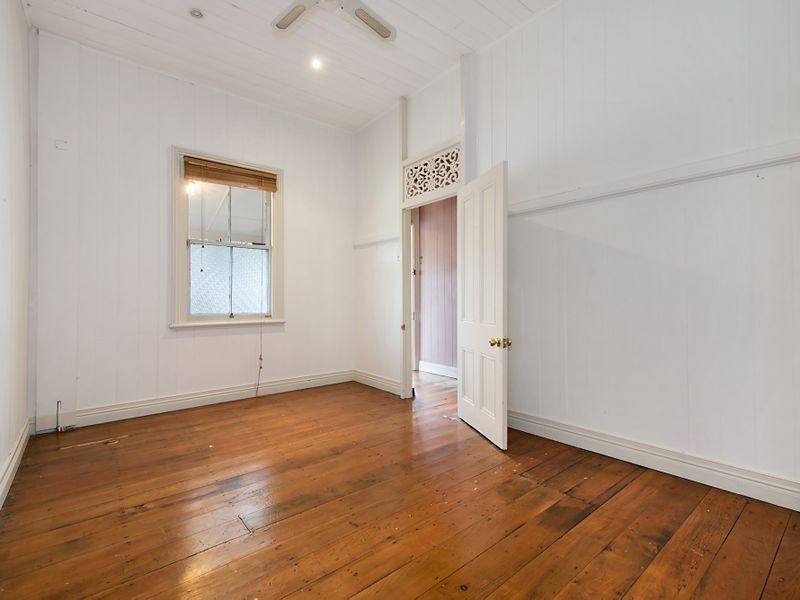 18 Stoneleigh Street, Albion QLD 4010