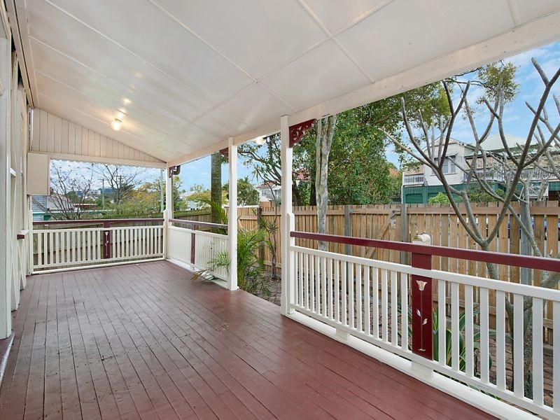 18 Stoneleigh Street, Albion QLD 4010