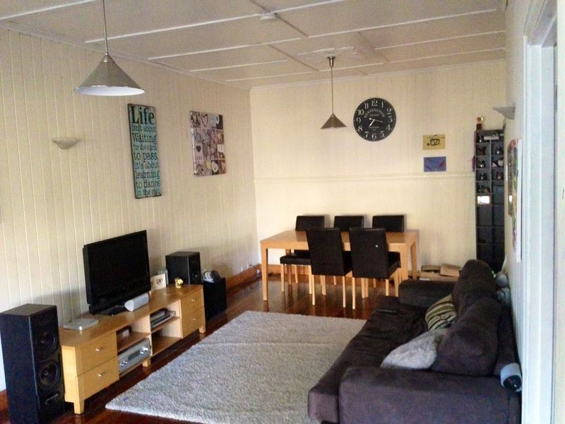 8 Owen Street, Wooloowin QLD 4030