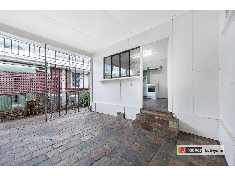 16 Lower Brighton Terrace, Sandgate QLD 4017