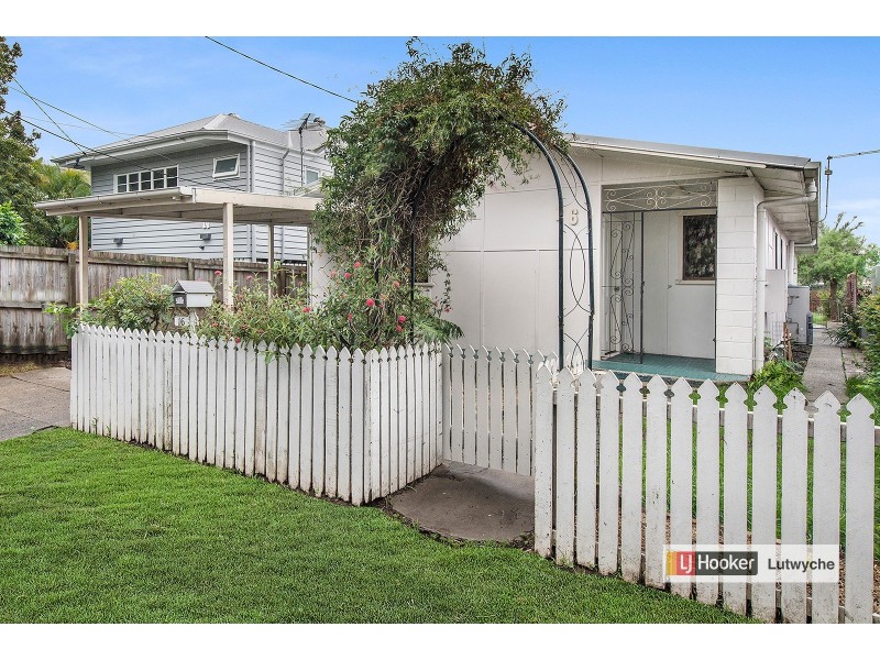 16 Lower Brighton Terrace, Sandgate QLD 4017