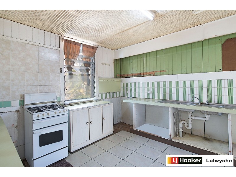 32 Strathmore Street, Kedron QLD 4031