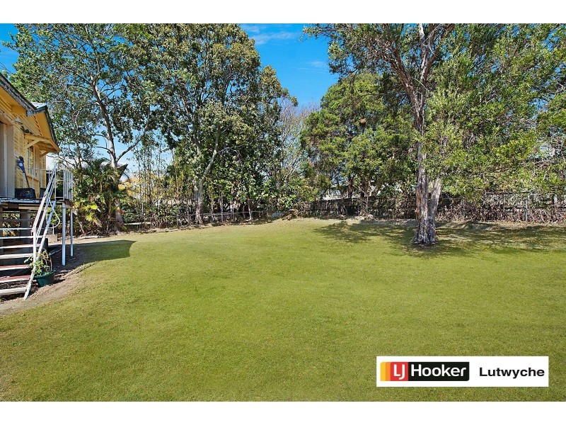 32 Strathmore Street, Kedron QLD 4031