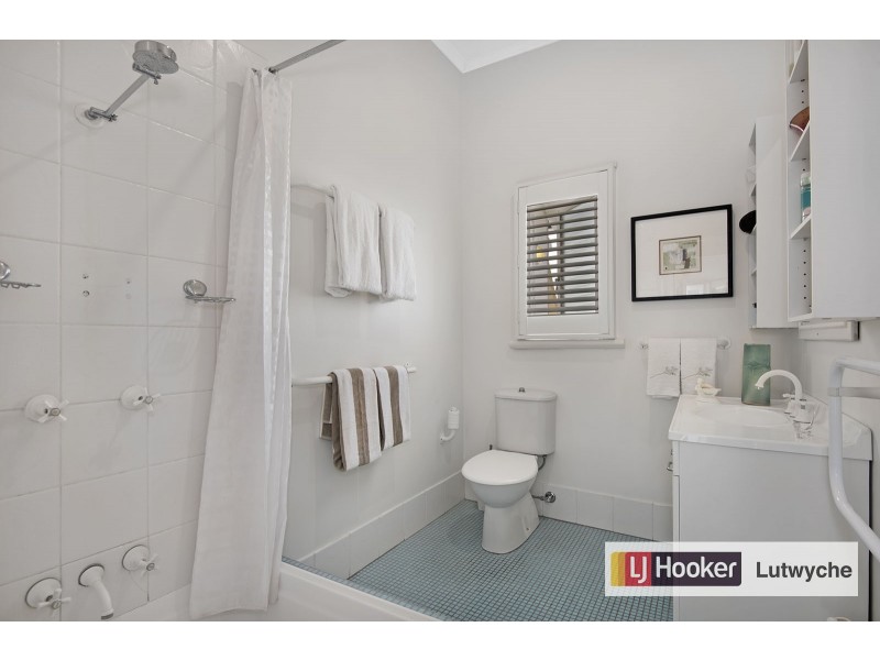 51 Racecourse Road, Hamilton QLD 4007