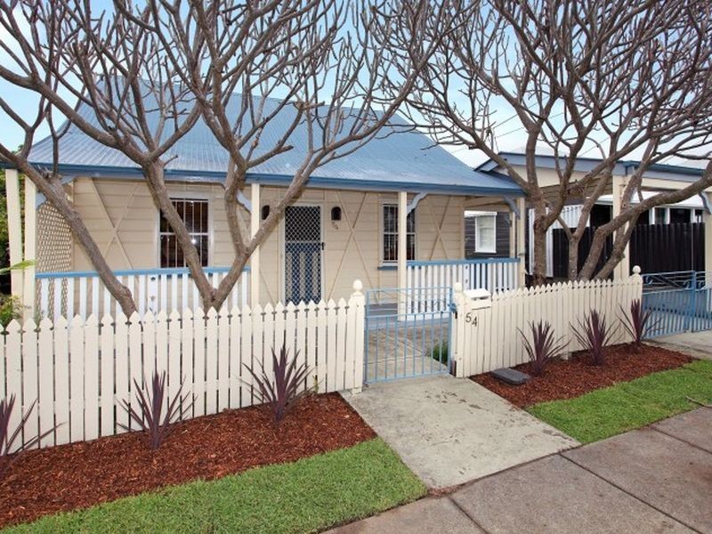 54 Stoneleigh Street, Albion QLD 4010