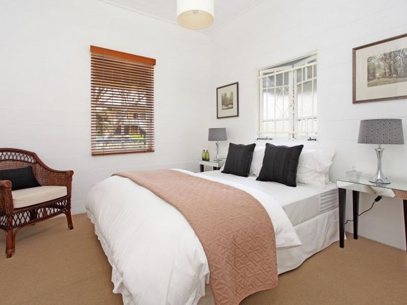 54 Stoneleigh Street, Albion QLD 4010