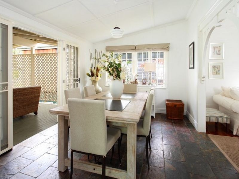 54 Stoneleigh Street, Albion QLD 4010