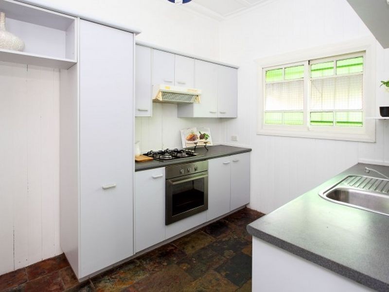 54 Stoneleigh Street, Albion QLD 4010