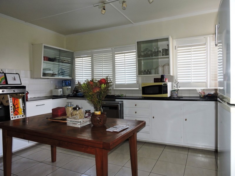 11 Wilgarning Street, Stafford Heights QLD 4053