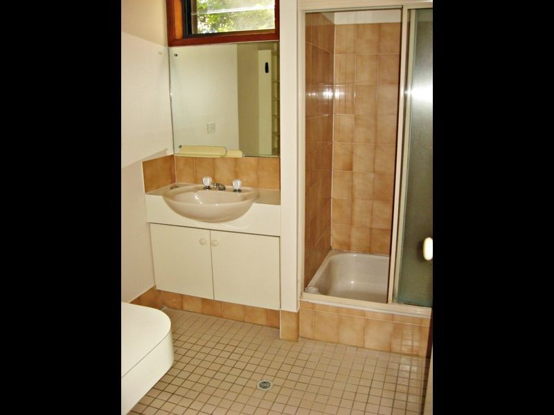 1/28 Bramston Terrace, Herston QLD 4006