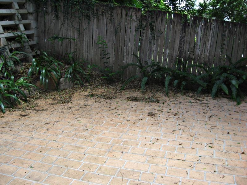 1/28 Bramston Terrace, Herston QLD 4006