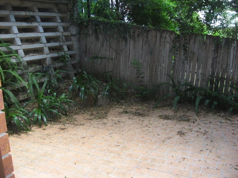 1/28 Bramston Terrace, Herston QLD 4006