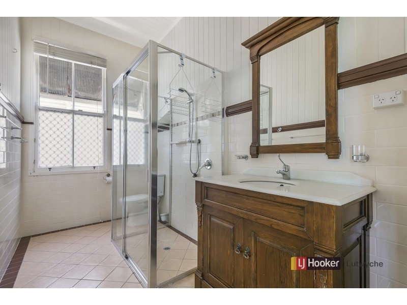 15 Lindon Street, Dutton Park QLD 4102