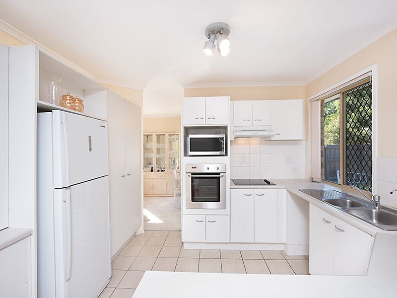 6 Warenda Street, Carina Heights QLD 4152