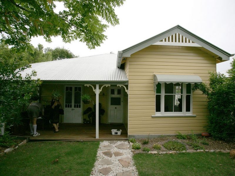 2 Fairleigh Street, Windsor QLD 4030