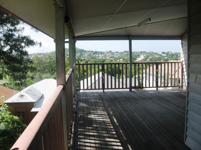 16 McLeod Street, Herston QLD 4006