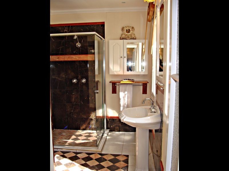 64 McLennan Street, Albion QLD 4010