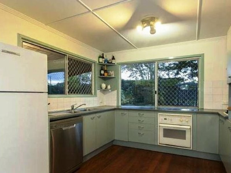 6 Ormeley Street, Stafford Heights QLD 4053