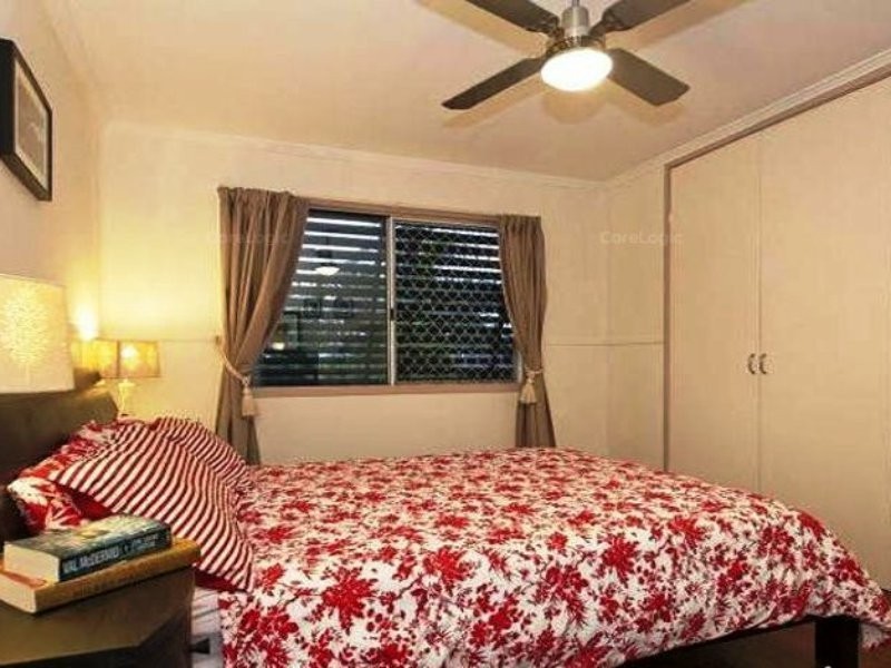 6 Ormeley Street, Stafford Heights QLD 4053