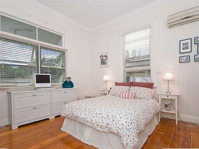 17 Oakwal Terrace, Windsor QLD 4030