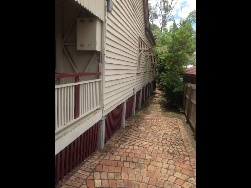 18 Stoneleigh Street, Albion QLD 4010