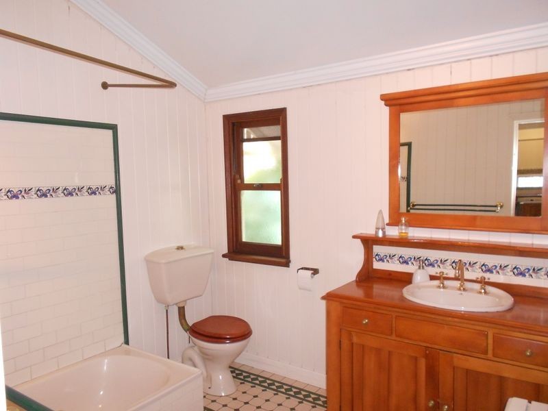 9 Eleventh Avenue, Kedron QLD 4031