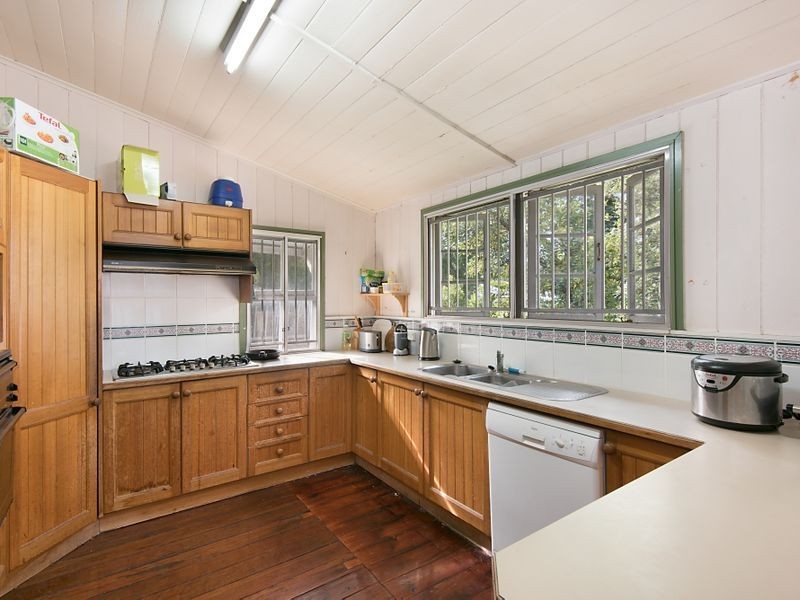 24 Annie Street, Windsor QLD 4030