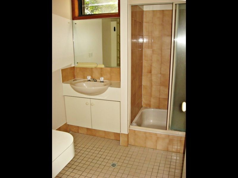 1/28 Bramston Terrace, Herston QLD 4006