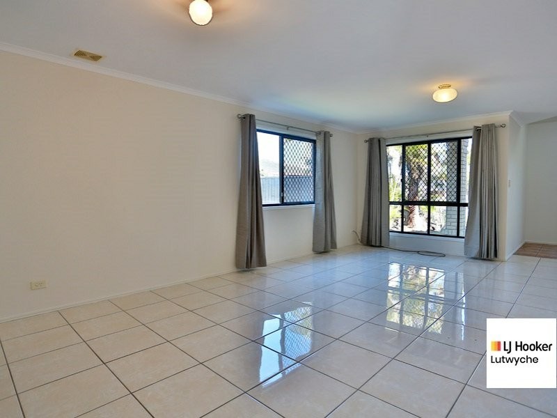 16 Stallone Circuit, Mcdowall QLD 4053