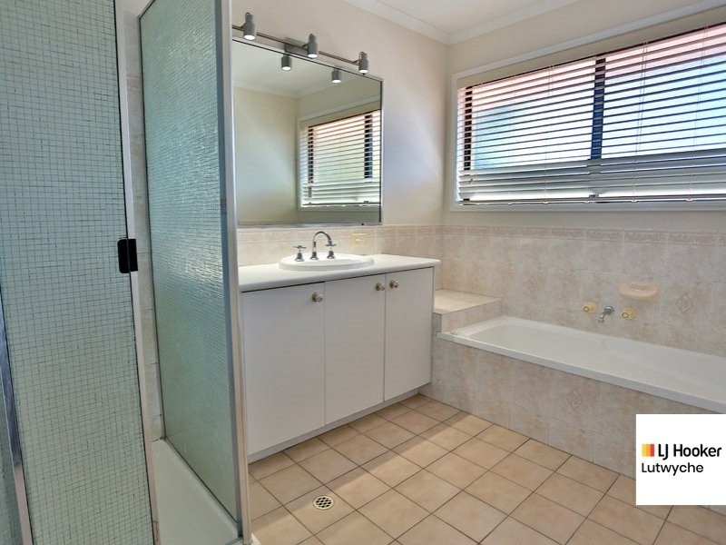 16 Stallone Circuit, Mcdowall QLD 4053