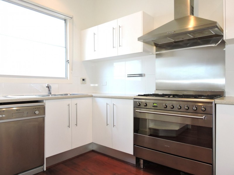 66 Stoneleigh Street, Albion QLD 4010