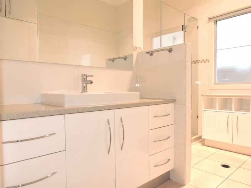 66 Stoneleigh Street, Albion QLD 4010