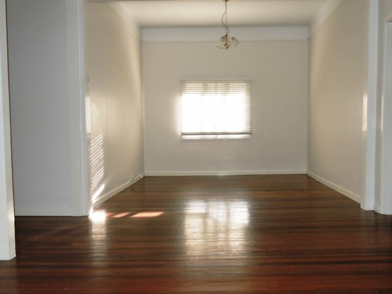 27 Grove Street, Albion QLD 4010