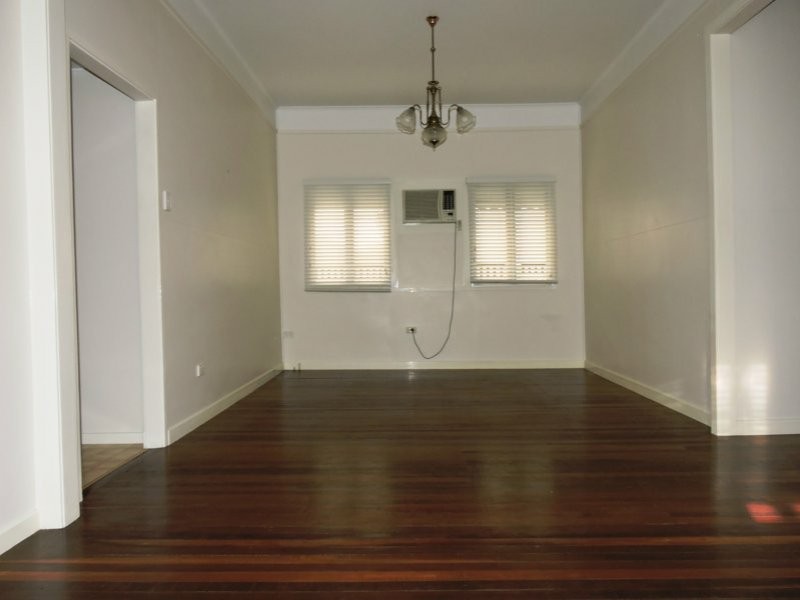 27 Grove Street, Albion QLD 4010